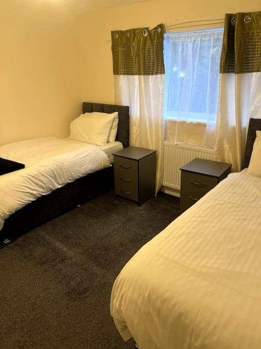 Spacious City Centre Home Near Hospital & M5 Worcester Exteriör bild