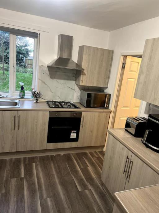 Spacious City Centre Home Near Hospital & M5 Worcester Exteriör bild